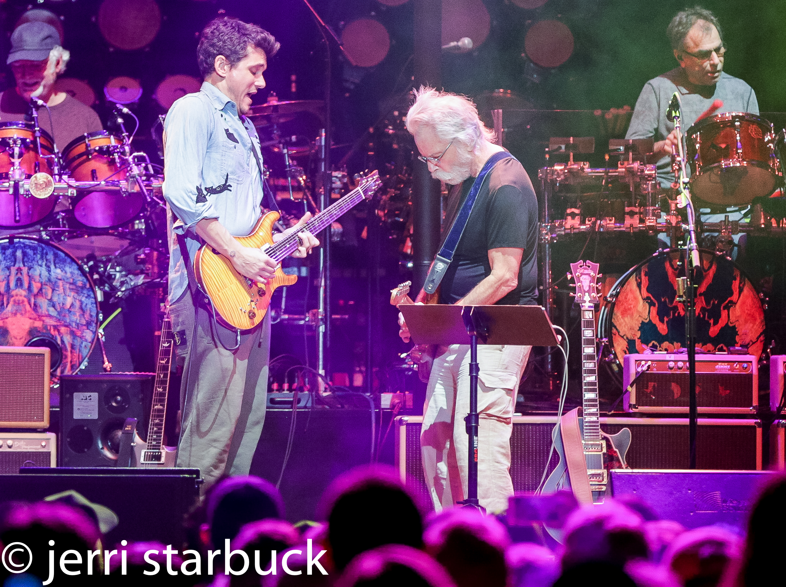 Dead and Company Bring  60’s Festival Atmosphere to Austin